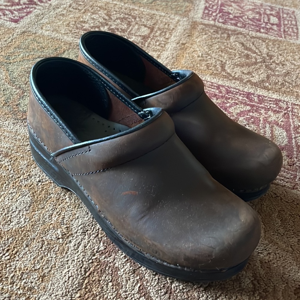 Dansko Clog. Size Eu38. Brown. - image 2